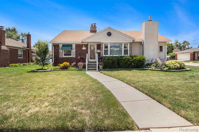 front view picture of 995 Liberty, Lincoln Park, MI. 48146