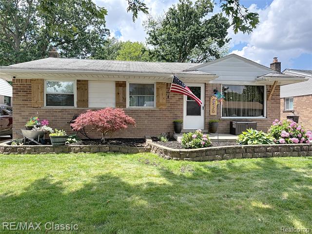 front view picture of 3420 Richmond, Lincoln Park, MI. 48146
