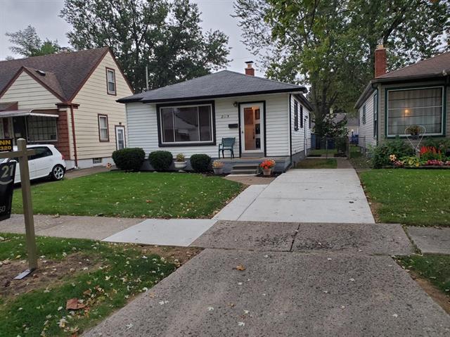 front view picture of 2115 Buckingham, Lincoln Park, MI. 48146