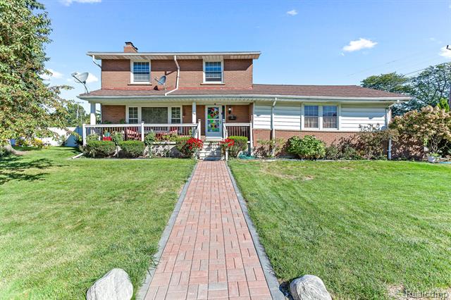 front view picture of 664 Buckingham, Lincoln Park, MI. 48146