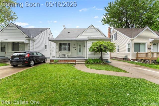 front view picture of 1826 Buckingham, Lincoln Park, MI. 48146