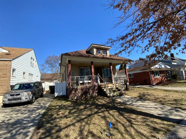 front view picture of 172 Riverbank, Wyandotte, MI. 48192