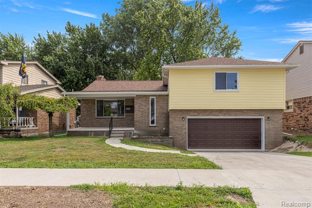 front view picture of 367 Shore Drive, Lincoln Park, MI. 48146