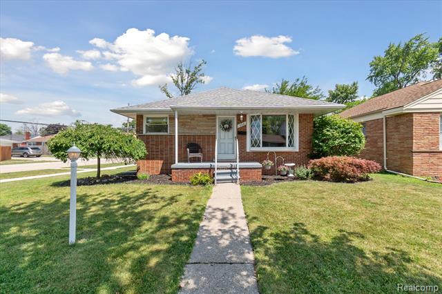 front view picture of 386 Shore Drive, Lincoln Park, MI. 48146