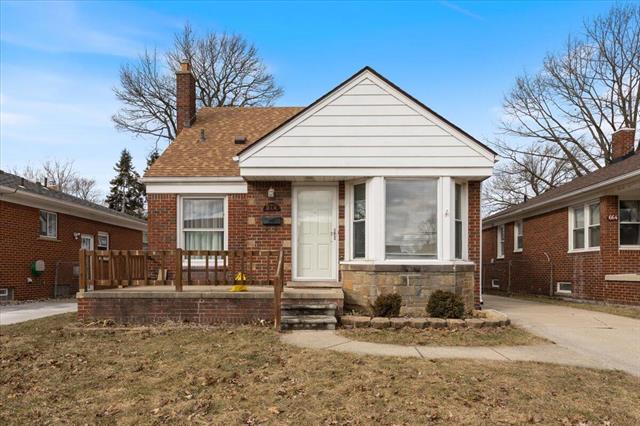 front view picture of 670 Kings, Lincoln Park, MI. 48146