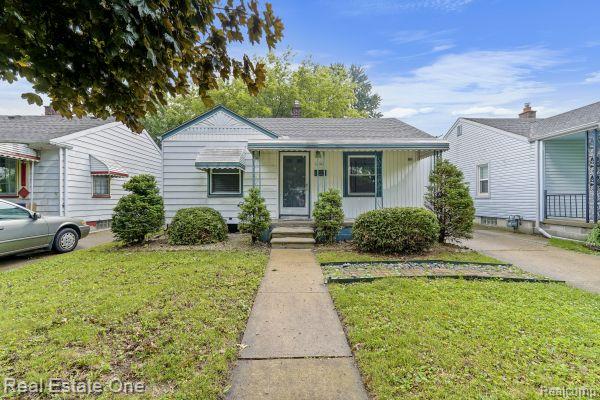 front view picture of 12161 Irene, Southgate, MI. 48195