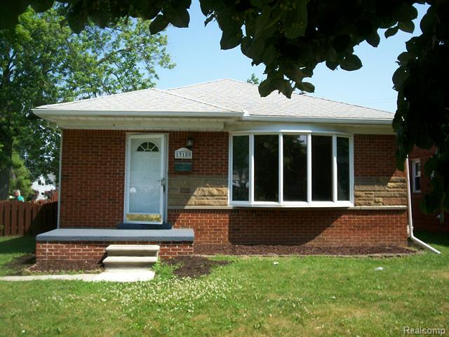 front view picture of 13180 Netherwood, Southgate, MI. 48195