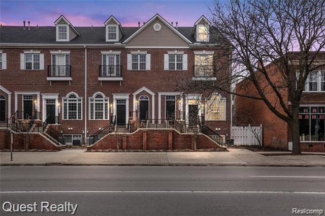 front view picture of 23940 Woodward Ave, Pleasant Ridge, MI. 48069
