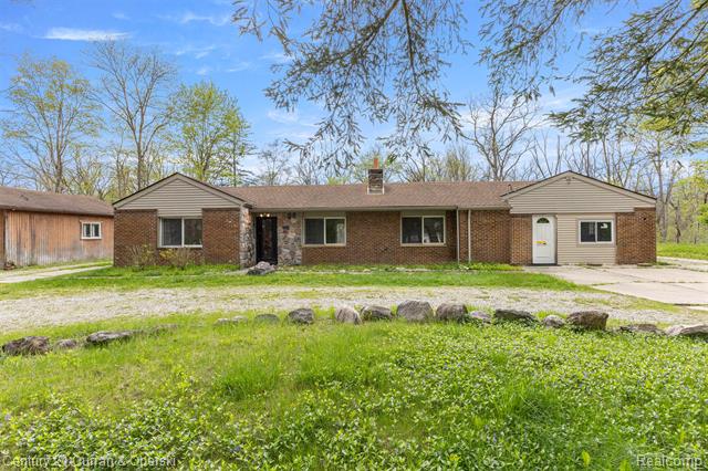 front view picture of 25205 Inkster Rd, Farmington, MI. 48336