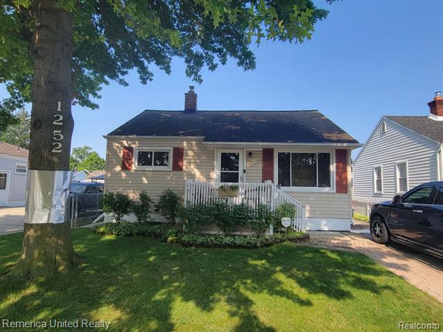 front view picture of 1252 8Th, Wyandotte, MI. 48192