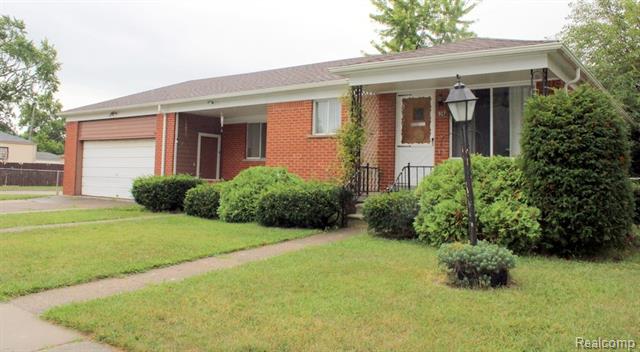 front view picture of 907 Farnham, Lincoln Park, MI. 48146