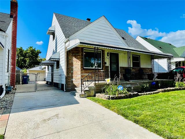 front view picture of 829 Cleveland, Lincoln Park, MI. 48146