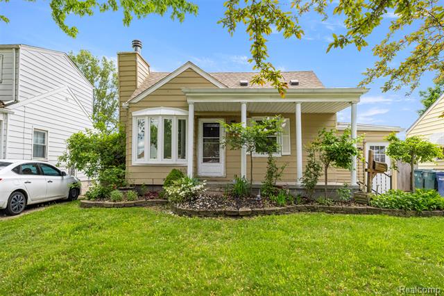 front view picture of 1953 Richmond, Lincoln Park, MI. 48146