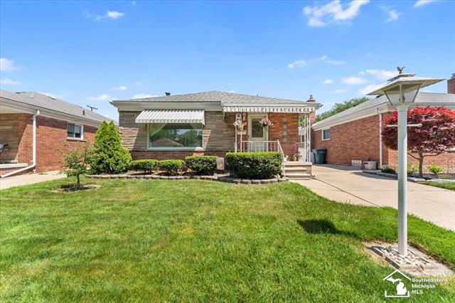 front view picture of 1534 London, Lincoln Park, MI. 48146