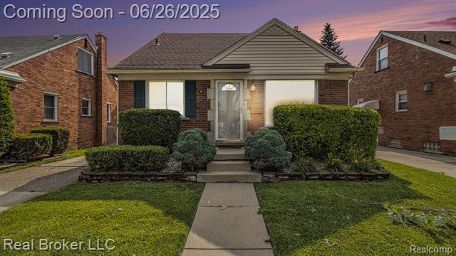 front view picture of 9269 Hubert, Allen Park, MI. 48101