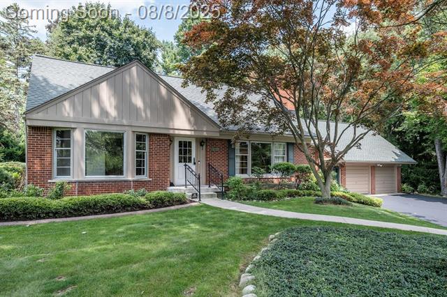 front view picture of 32430 Dohany Dr, Farmington, MI. 48336