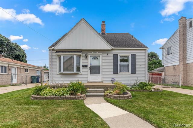 front view picture of 1051 Capitol, Lincoln Park, MI. 48146