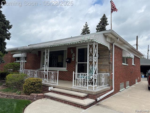 front view picture of 14632 S Yost, Allen Park, MI. 48101