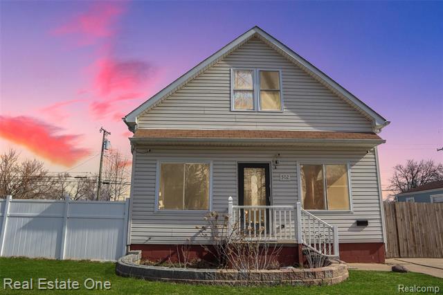 front view picture of 502 White, Lincoln Park, MI. 48146