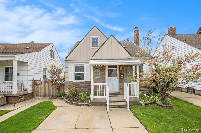 front view picture of 1413 Mill, Lincoln Park, MI. 48146