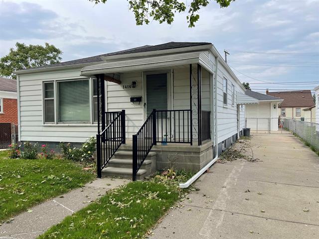 front view picture of 1416 Champaign, Lincoln Park, MI. 48146