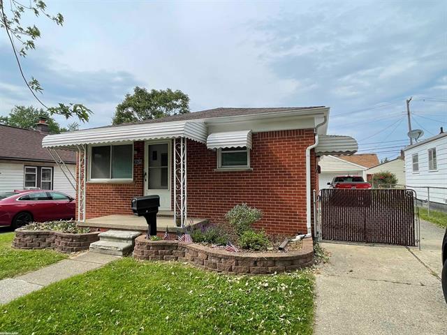 front view picture of 1420 Champaign, Lincoln Park, MI. 48146