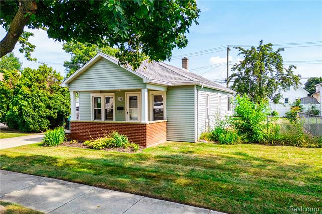 front view picture of 714 Park, Lincoln Park, MI. 48146