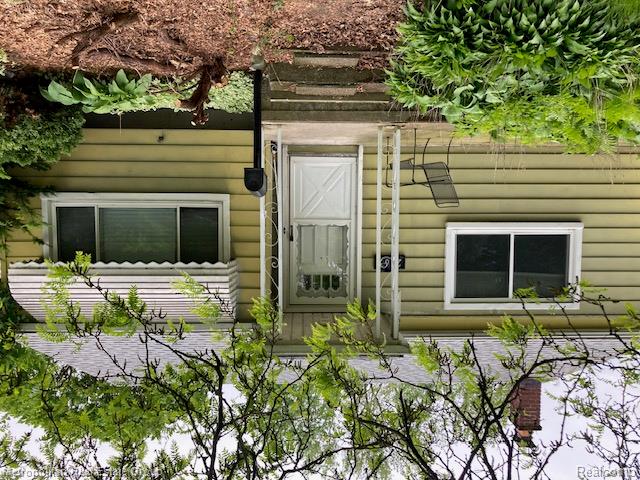 front view picture of 2163 Champaign, Lincoln Park, MI. 48146