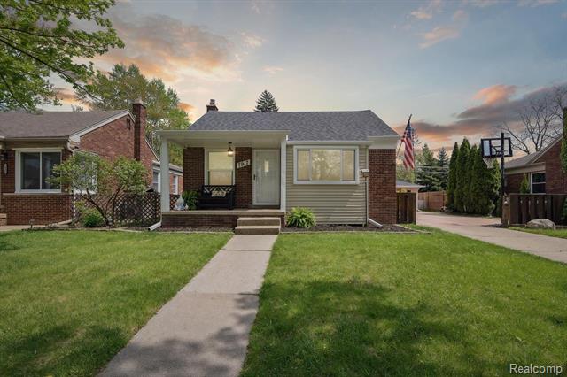 front view picture of 7917 Rosedale, Allen Park, MI. 48101