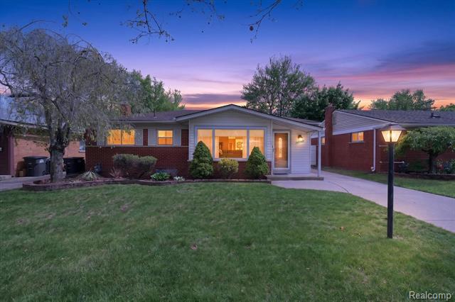 front view picture of 25023 Ward, Taylor, MI. 48180
