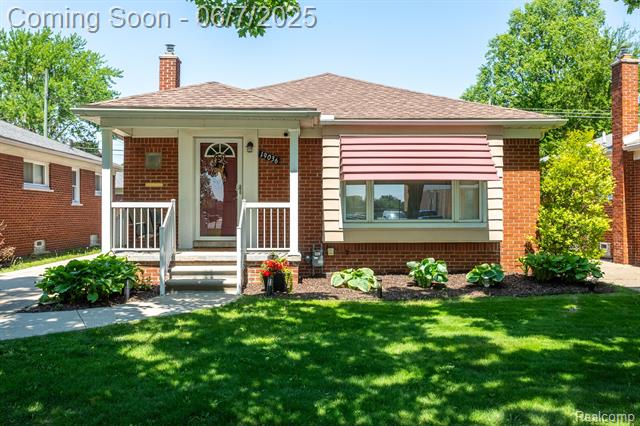 front view picture of 19036 Champaign, Allen Park, MI. 48101