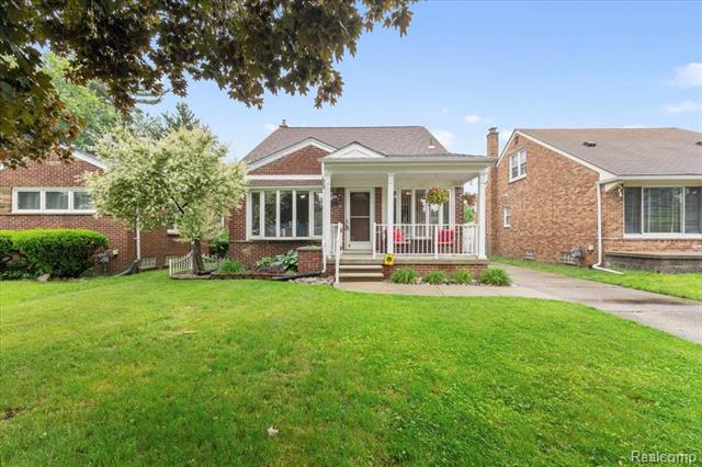 front view picture of 8148 Buckingham, Allen Park, MI. 48101