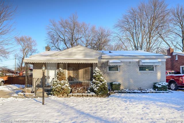 front view picture of 8021 Trafalgar, Taylor, MI. 48180
