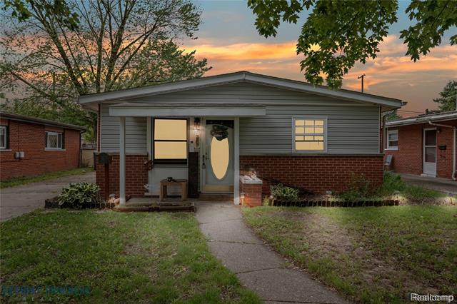front view picture of 7953 Elm, Taylor, MI. 48180