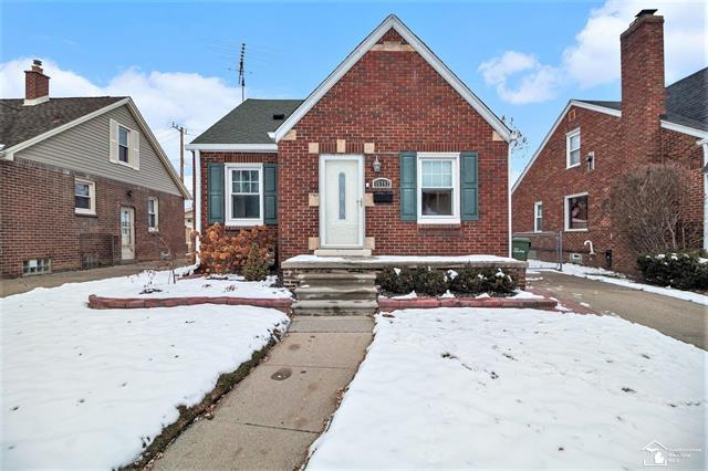 front view picture of 15792 Oceana, Allen Park, MI. 48101