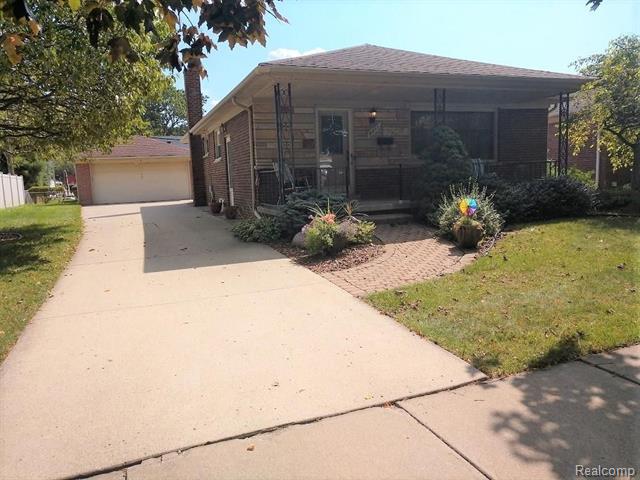 front view picture of 9211 Laurence, Allen Park, MI. 48101