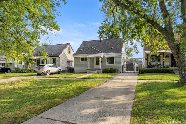 front view picture of 2178 Hartwick, Lincoln Park, MI. 48146