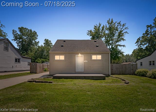 front view picture of 25205 Charles Ct, Taylor, MI. 48180