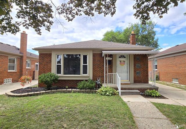 front view picture of 7190 Buckingham, Allen Park, MI. 48101