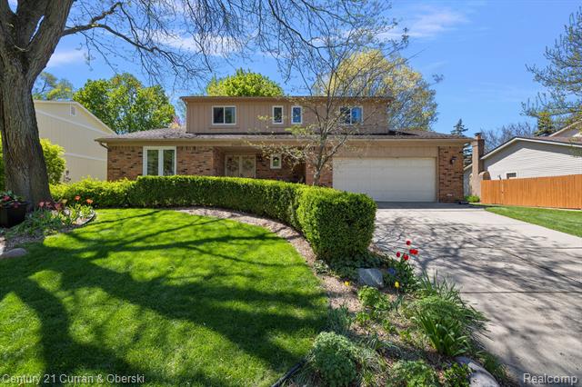 front view picture of 25455 Buckminster Dr, Novi, MI. 48375