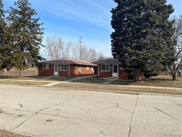 front view picture of 16170 Regina, Allen Park, MI. 48101