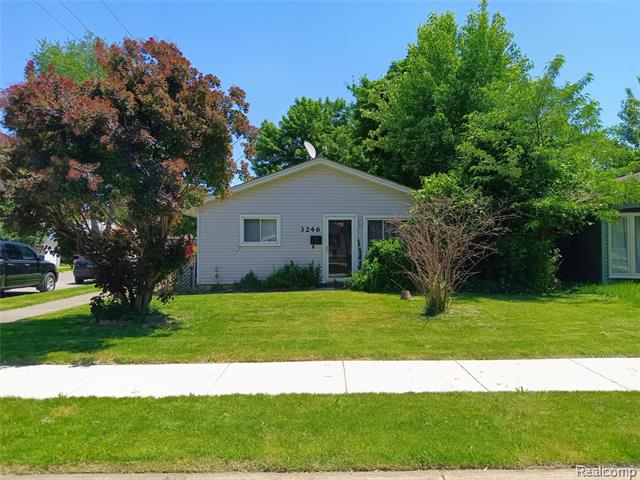 front view picture of 3246 Harris St, Ferndale, MI. 48220