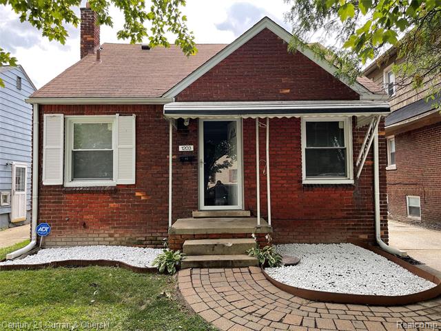 front view picture of 1203 Garfield, Lincoln Park, MI. 48146
