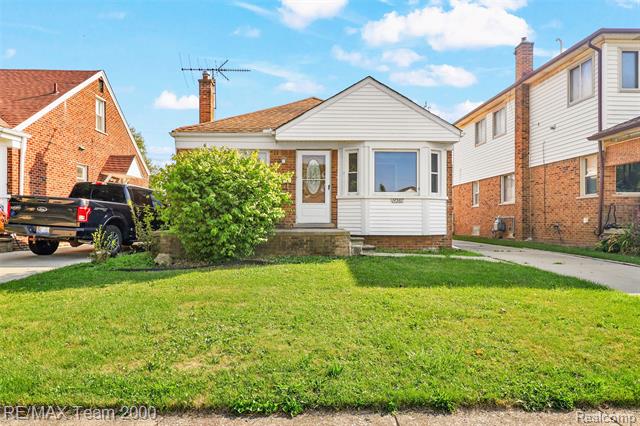 front view picture of 14587 Oceana, Allen Park, MI. 48101