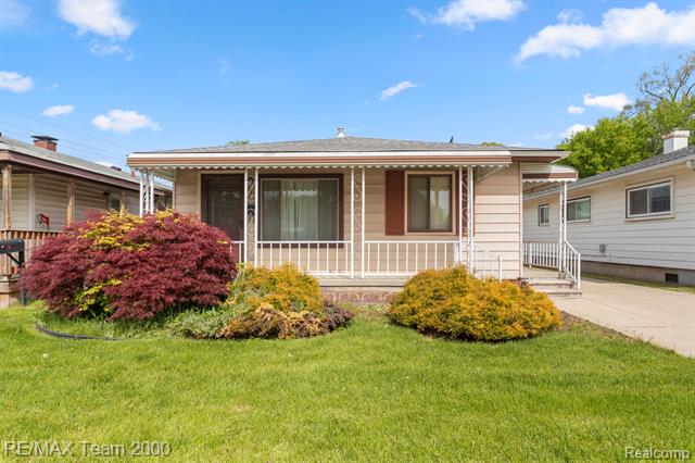 front view picture of 6817 Syracuse, Taylor, MI. 48180