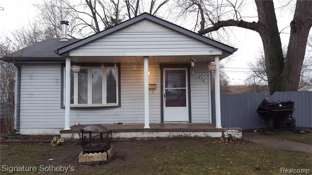 front view picture of 21008 Pinecrest, Taylor, MI. 48180