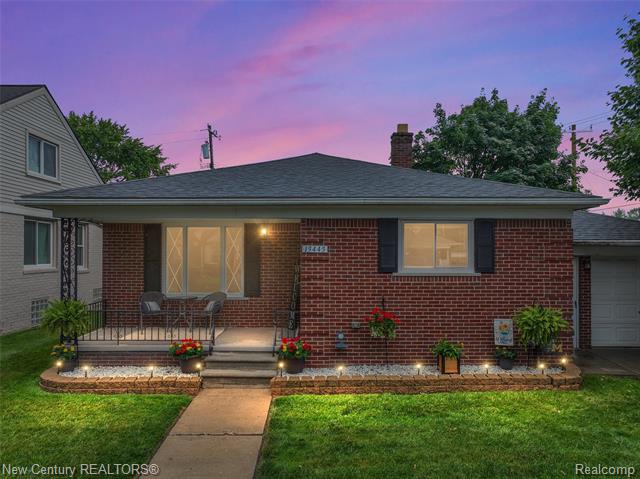 front view picture of 15445 Markese, Allen Park, MI. 48101
