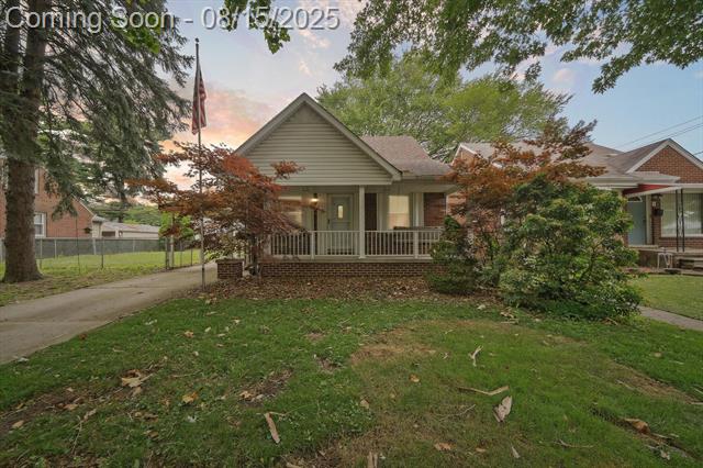 front view picture of 15534 Markese, Allen Park, MI. 48101