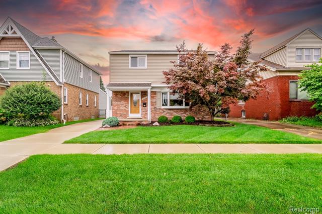 front view picture of 15745 Mclain, Allen Park, MI. 48101
