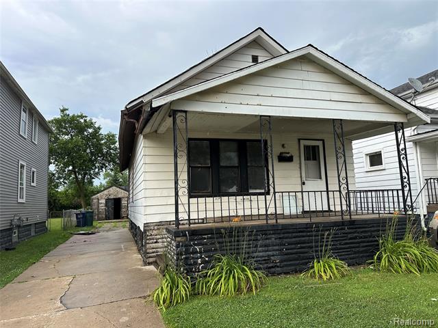 front view picture of 1430 Reo, Lincoln Park, MI. 48146